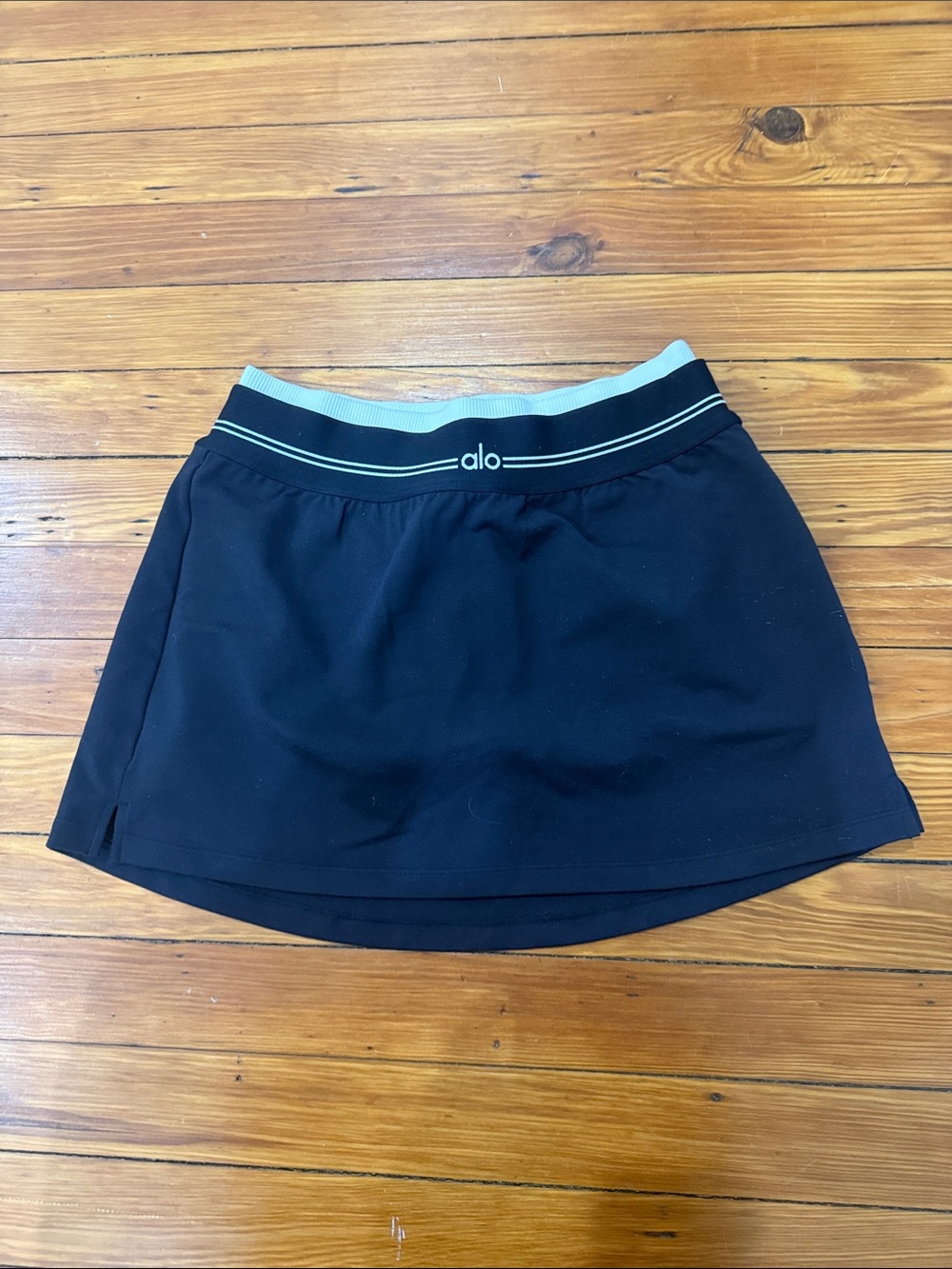 ALO Yoga Black Mini Skort with Light Gray Contrast Waistband